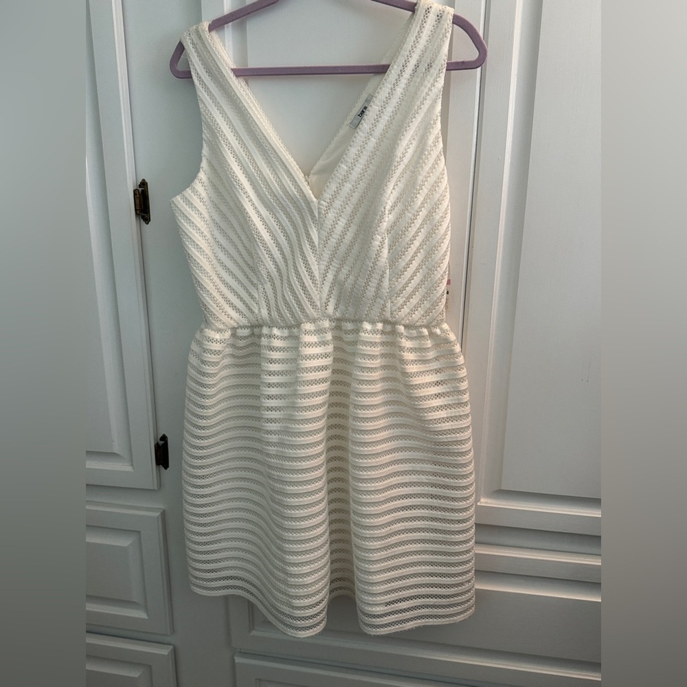 NWT BAR III Pastelle Femme White Striped V Neck Illusion Dress Fit Flare Size 6 - Picture 2 of 7